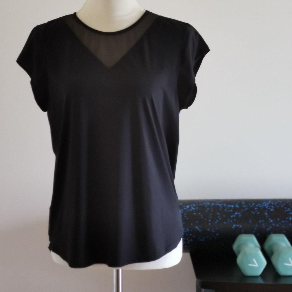 Lululemon women's black top size 8 Great condition pre-owned